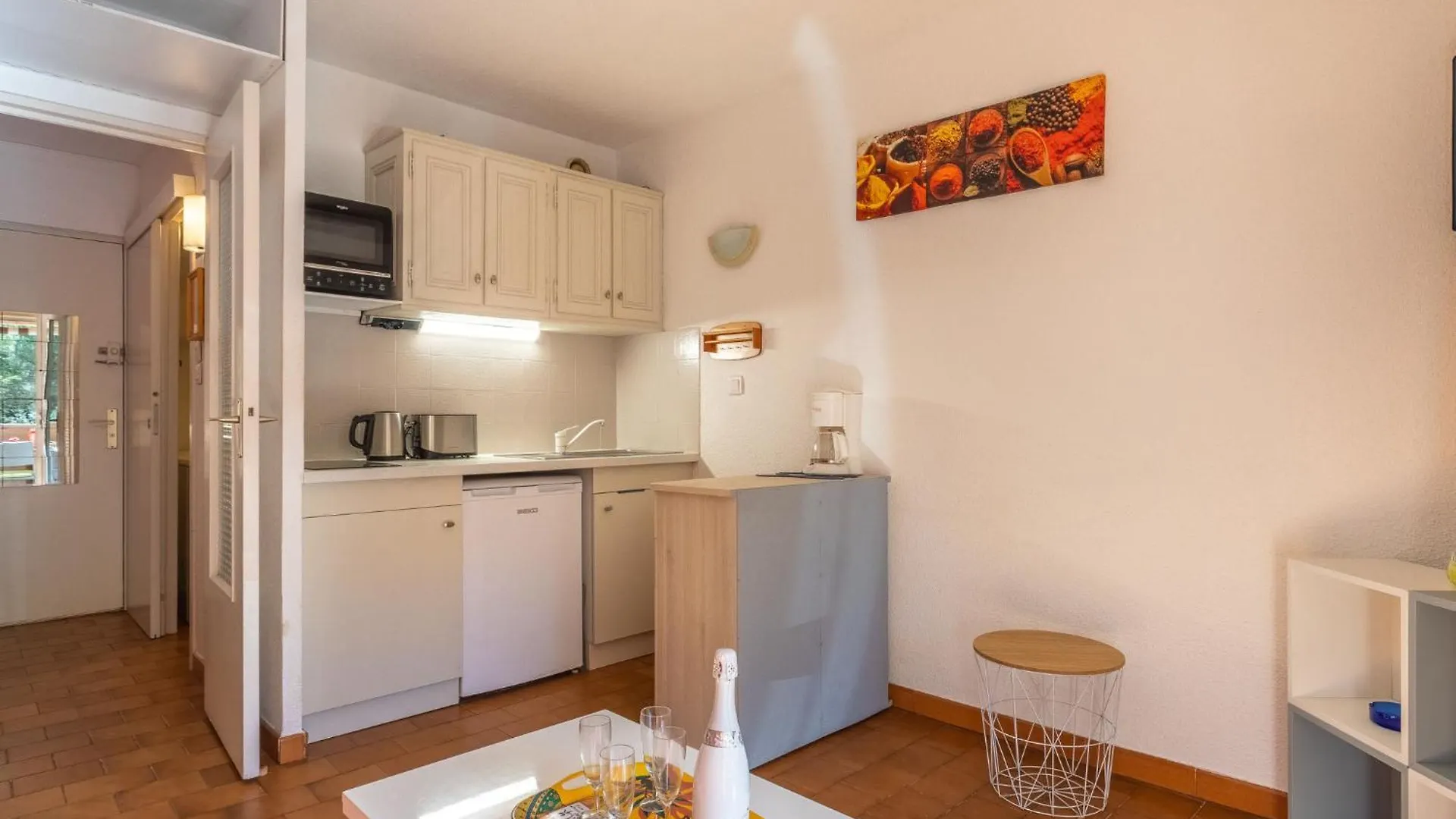 Studio Hauts De La Madrague-13 By Interhome Saint-Cyr-sur-Mer Apartment